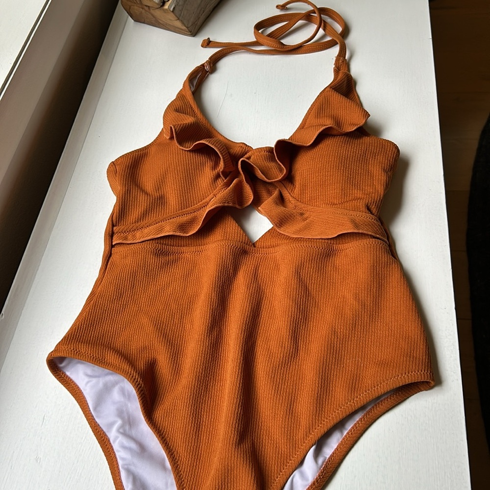 Cupshe one piece cut-out center halter tie- never worn